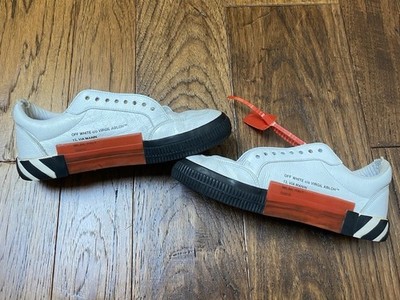 Off-White Vulcanized Low Size 9 (Euro 42)