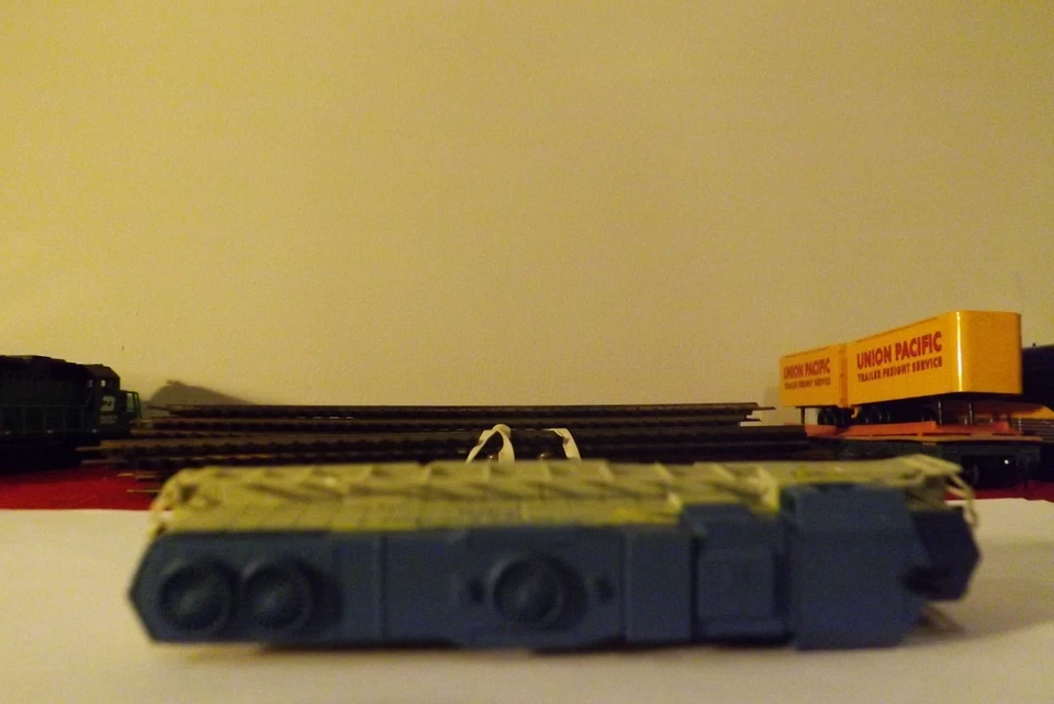 Life-Like N Scale GP38 Locomotive D&H #7301 - Image 3 of 4