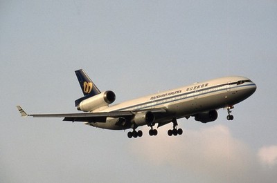 Original Flugzeugdia - Mandarin Airlines MD-11 B-151 @ HKG 1996 (A111)