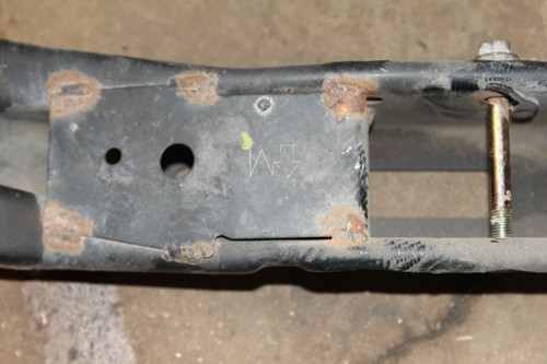2005 INFINITI G35 COUPE OEM RWD AUTOMATIC TRANSMISSION MOUNTING BRACKET - Picture 3 of 4