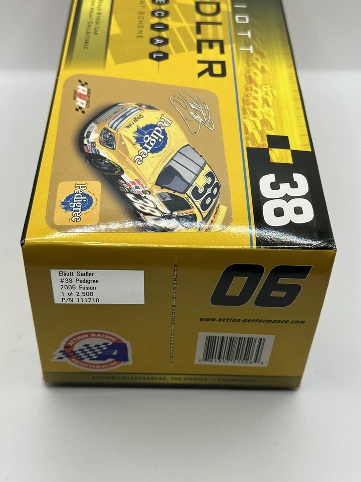 Acción 1:24 Esquema de Pintura Especial Elliott Sadler #38 Pedigree 2006 Foto 2 de 3