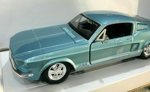 modellino Ford Mustang Gt 1967 Maisto 1:24 Auto grigio Marino Die-cast Edition - Foto 2 di 4