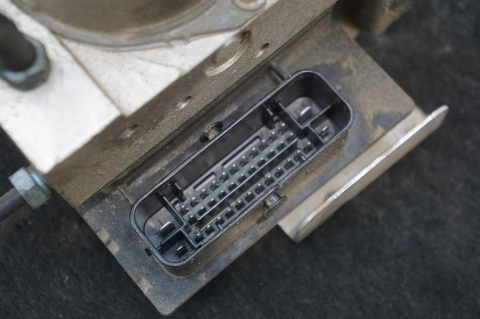 Módulo de bomba ABS de freno antibloqueo OEM 97035575514 Porsche Panamera 970 2010-2013 Foto 3 de 4