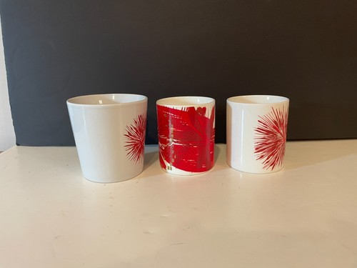 Three (3) 2014 Starbucks Holiday Red Starburst and Red Abstract Mugs - Picture 4 of 10