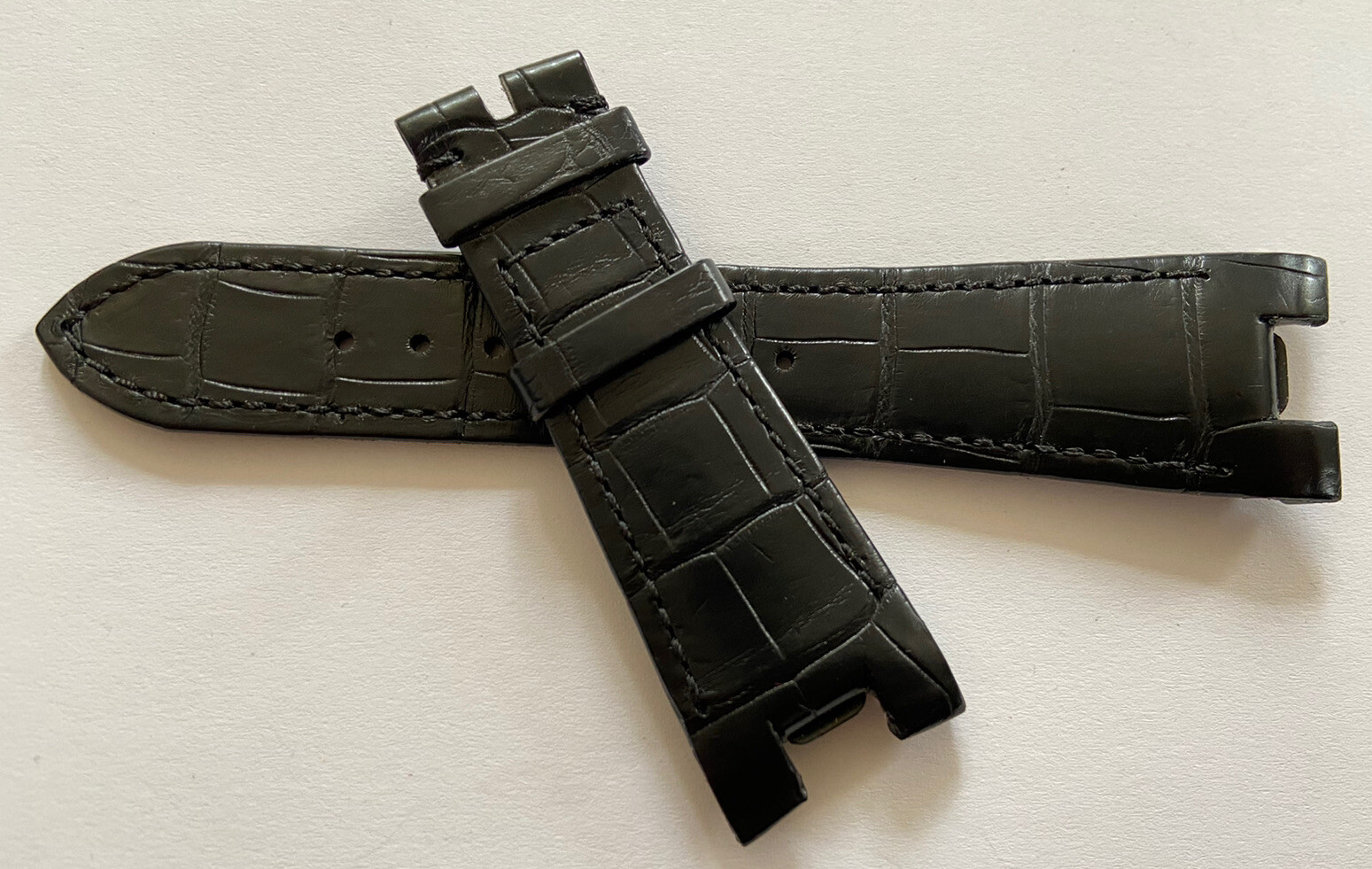 Bracelet montre Roger Dubuis 24 mm en croco noir pour montre de luxe