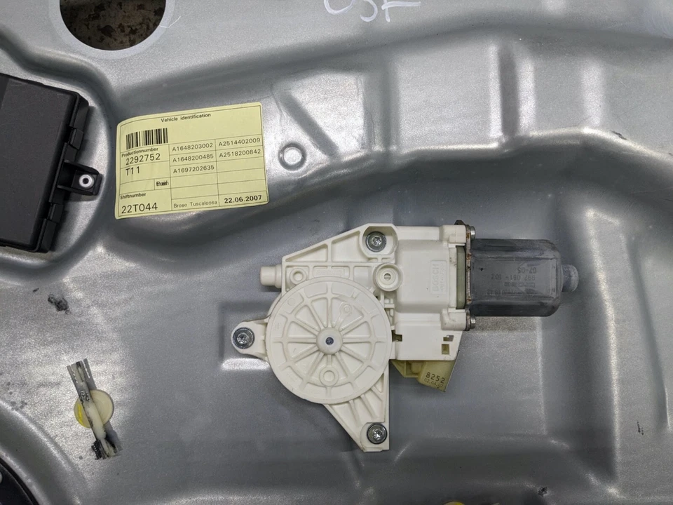 2008 MERCEDES-BENZ GL 320 X 164 ПРАВОЕ ПЕРЕДНЕЕ СТЕКЛО РЕГУЛЯТОР МОТОР ПАНЕЛИ ПОЛНЫЙ - Изображение 2 из 4