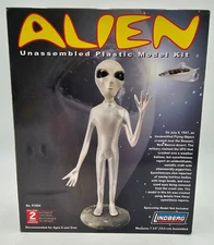 New Lindberg Alien Plastic Model Kit 2006 Close Encounters Roswell UFO #91004