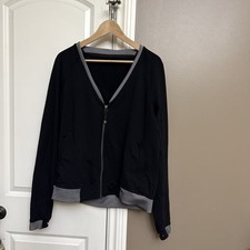 Lululemon Nice Jacket Black Logo Zip with two pockets Women's Sz 10