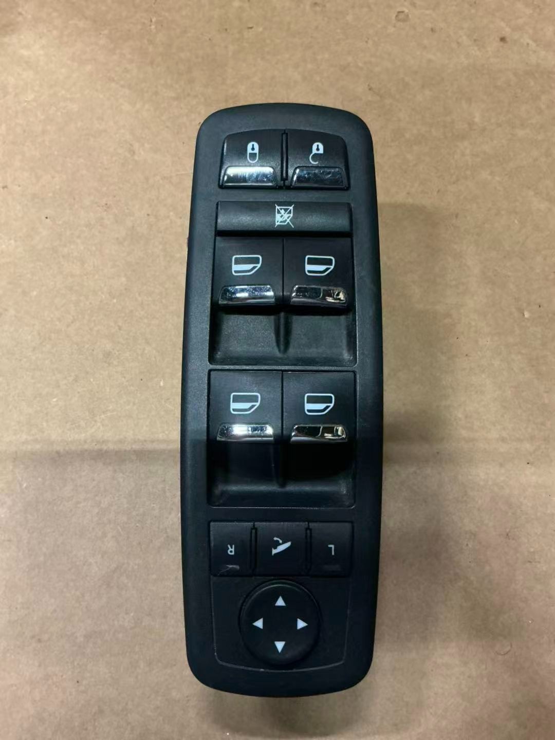 2017-2020 MASERATI LEVANTE FRONT LEFT DRIVER SIDE WINDOW CONTROL SWITCH 10034858