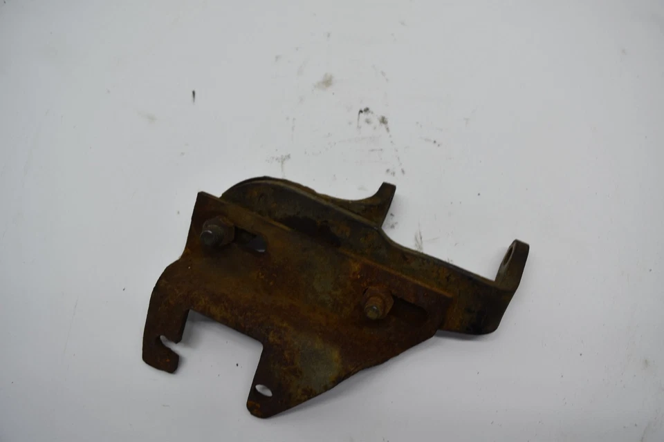 Chevrolet Camaro 1968 1969 V8 327 soporte de alternador inferior 68 69 Foto 3 de 4