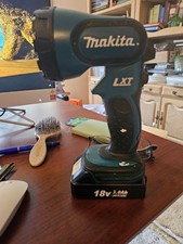 Makita Dml185 18v Lxt Xenon Flashlight Cordless Work Light W Working Battery Makita Dml185 18v Lxt Xenon Flashlight Cordless Work Light W Working Battery