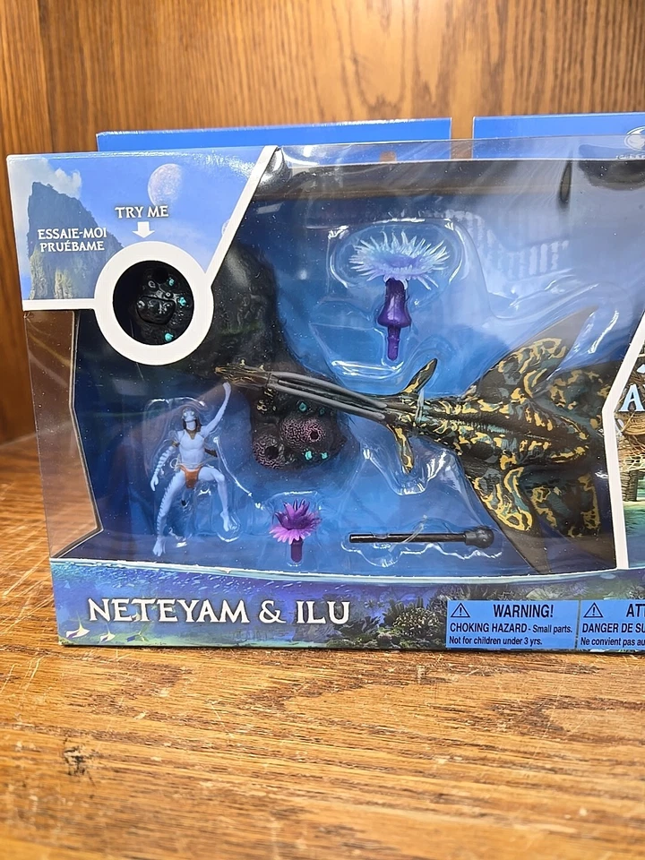Avatar Way of The Water World of Pandora NETEYAM & ILU Deluxe Figure Set - Image 2 of 4