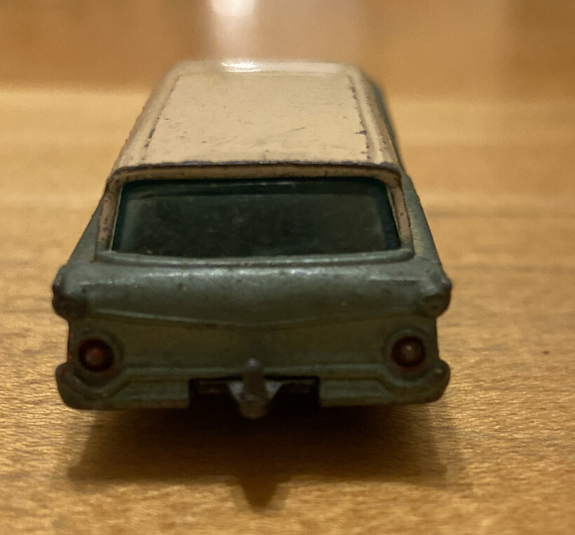 Matchbox #31 American Ford Station Wagon w/grey wheels Lesney Rare