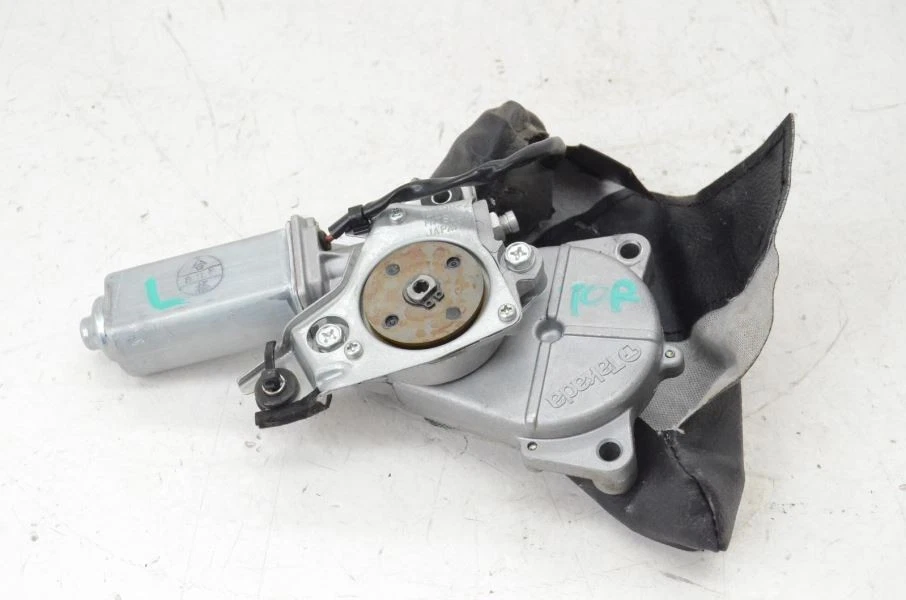 2004-2009 Nissan 350Z Vert VQ35HR Passenger Right Side Convertible Top Motor - Image 2 of 4