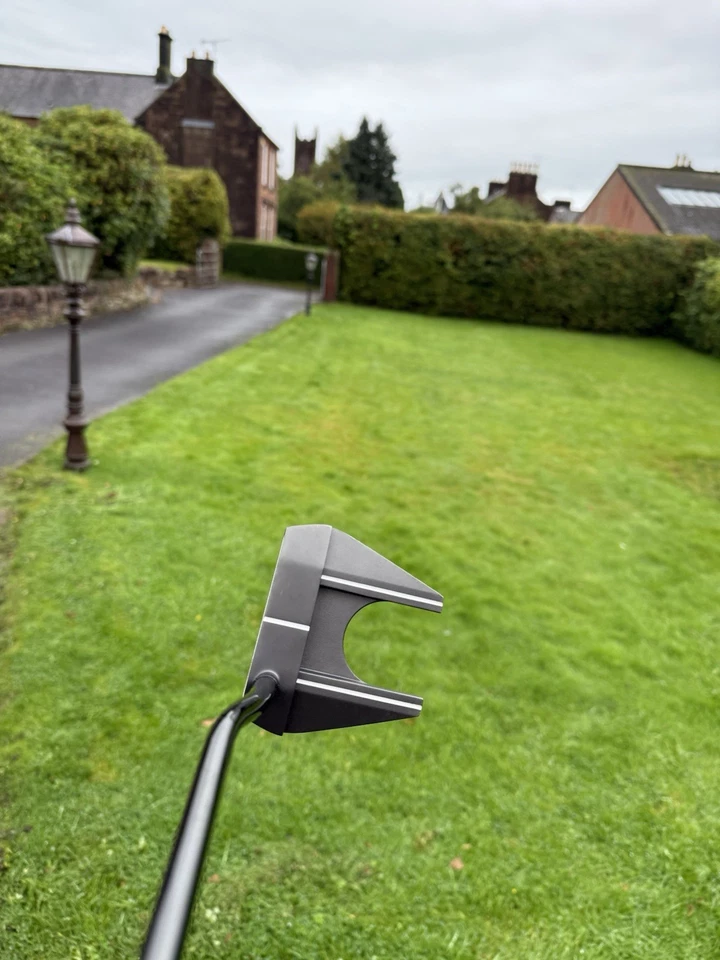 RARE TOUR ISSUE ODYSSEY 7 O WORKS PUTTER BLACK SHAFT WH INSERT TOUR I.D. 35 🚀🚀 - Image 2 of 4