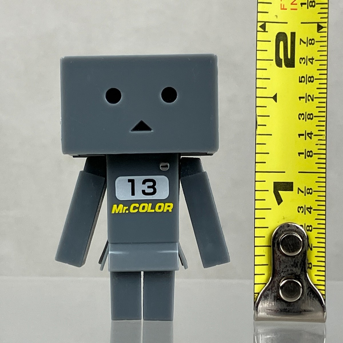 Kaiyodo Yotsuba&! Danboard Danbo Mr. Color 13 Neutral Gray Capsule