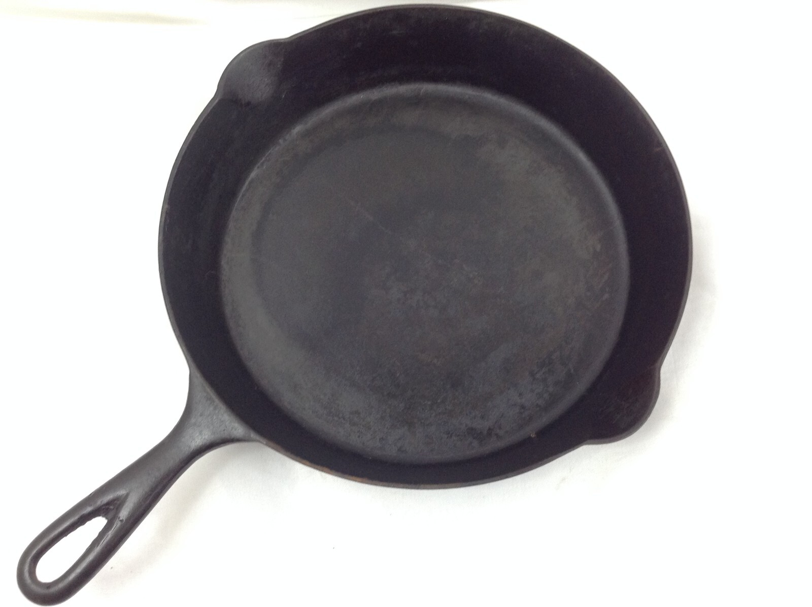 Rare Marion Cast Iron 9 Skillet Pan Marion Stove Co Marion, IN. Cracked