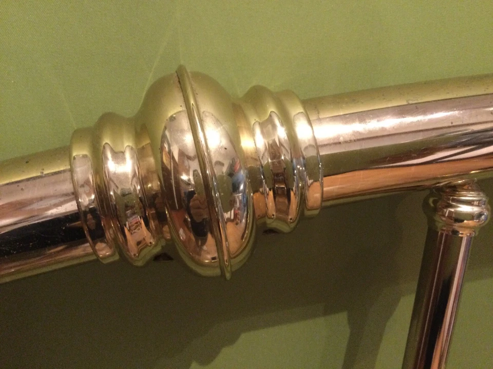 Vintage BRASS Metal👑QUEEN🛏BED HEADBOARD➰Mid 1980s➰Elegantly Curved➰60”Wx52”H - Image 2 of 4