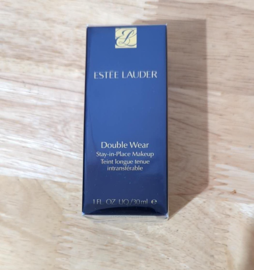 Estee Lauder Double Wear 24HR Stay-in-Place Foundation 1oz in 1N0 Porcelain