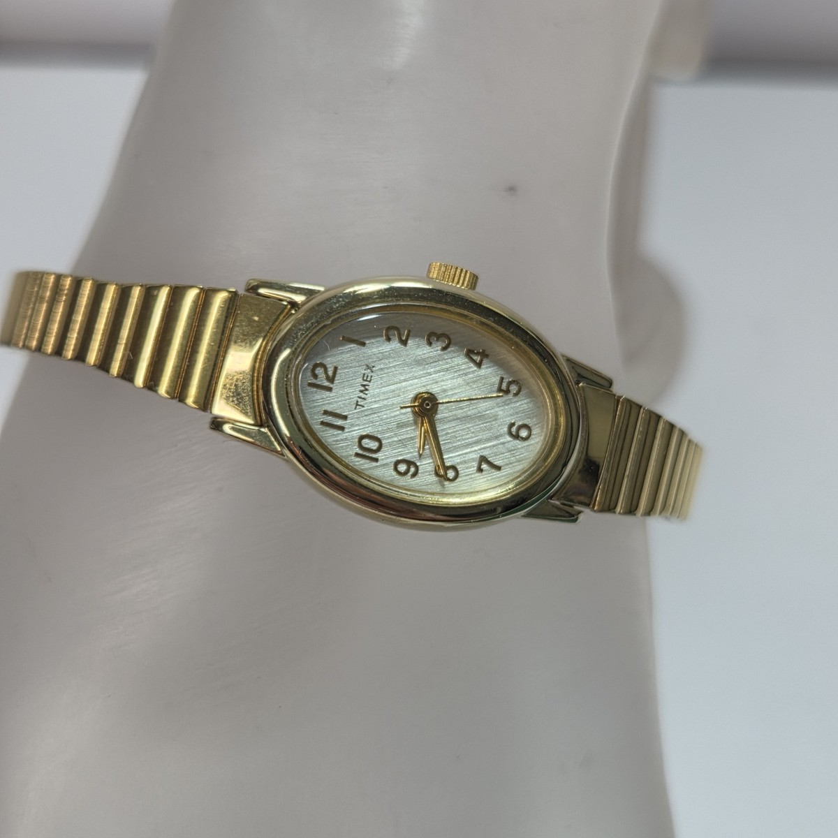 vtg timex womens gold tone stretch watch oval brushed face  display picture 2