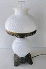 VINTAGE MILK GLASS HOBNAIL GWTW TABLE LAMP