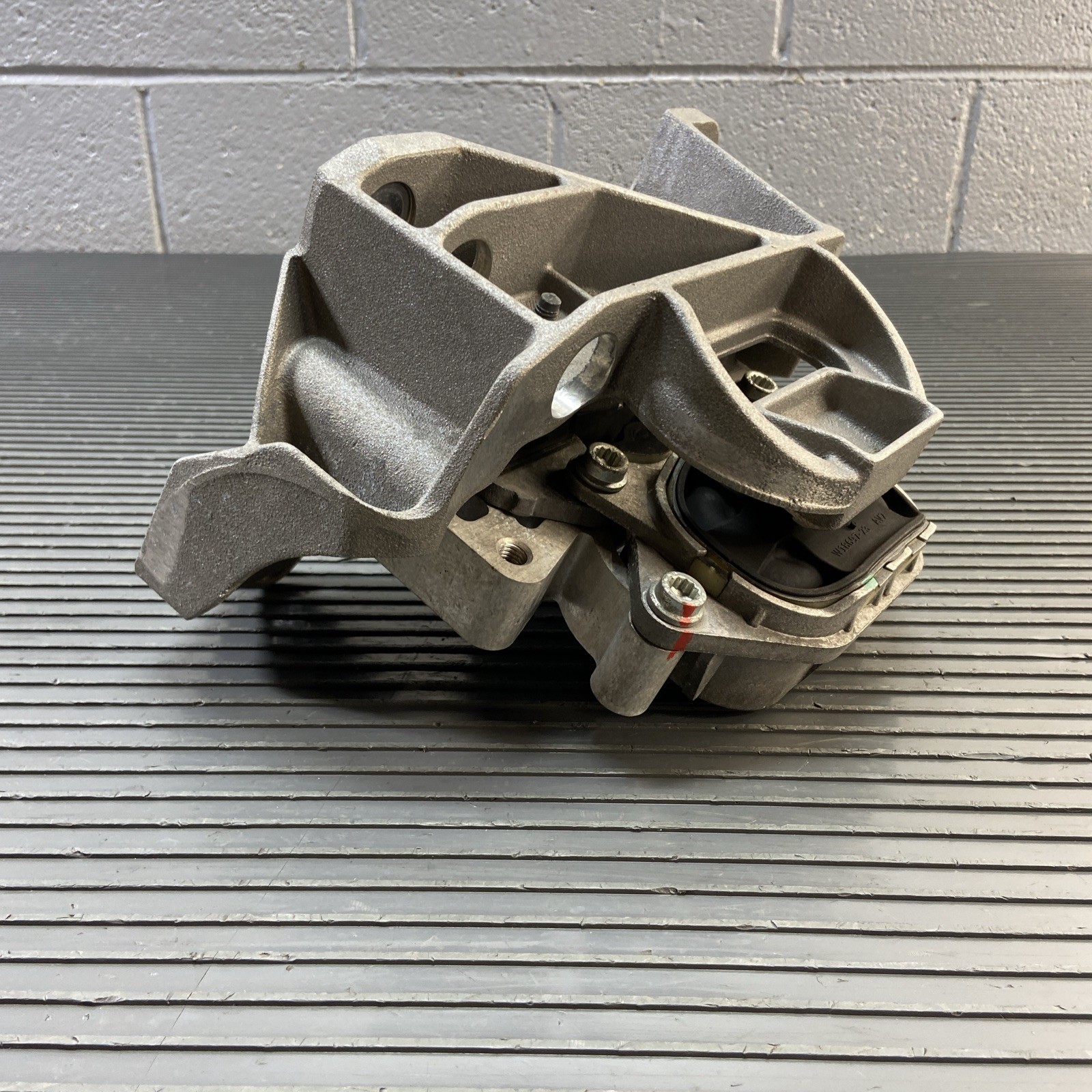 2017-2023 Audi R8 4S Transmission Mount Assembly Support Gearbox OEM 18k Miles