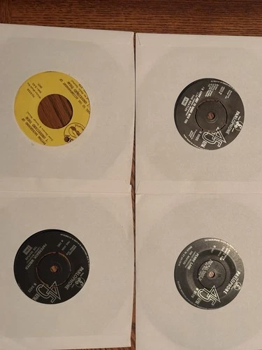 Rare Beatles Lot: Original 1966/67 UK 45s + Patty Cakes Novelty + 29 1960s Cards