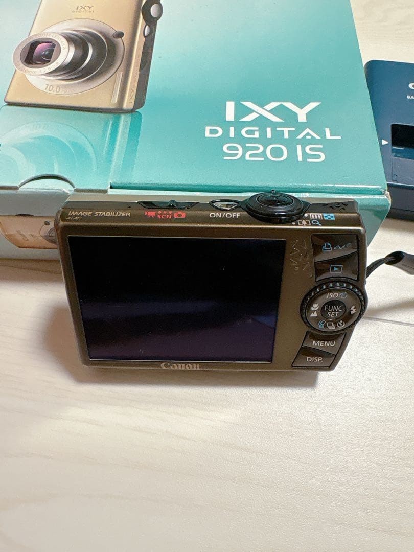 Canon IXY 920 IS コンパクトデジタルカメラ Canon IXY DIGITAL 920 IS Gold 10.0MP Compact Digital Camera