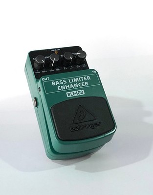 BEHRINGER BLE400 Bass Limiter Enhancer, Bass-Effektpedal mit Limiter & Enhancer