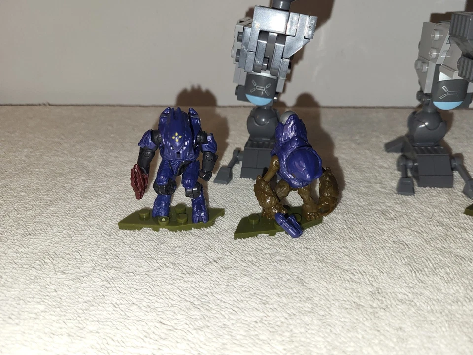 Halo Mega Construx Hannibal Mantis Charge Set FWD96 Near Complete w/ Figures - Image 3 of 4