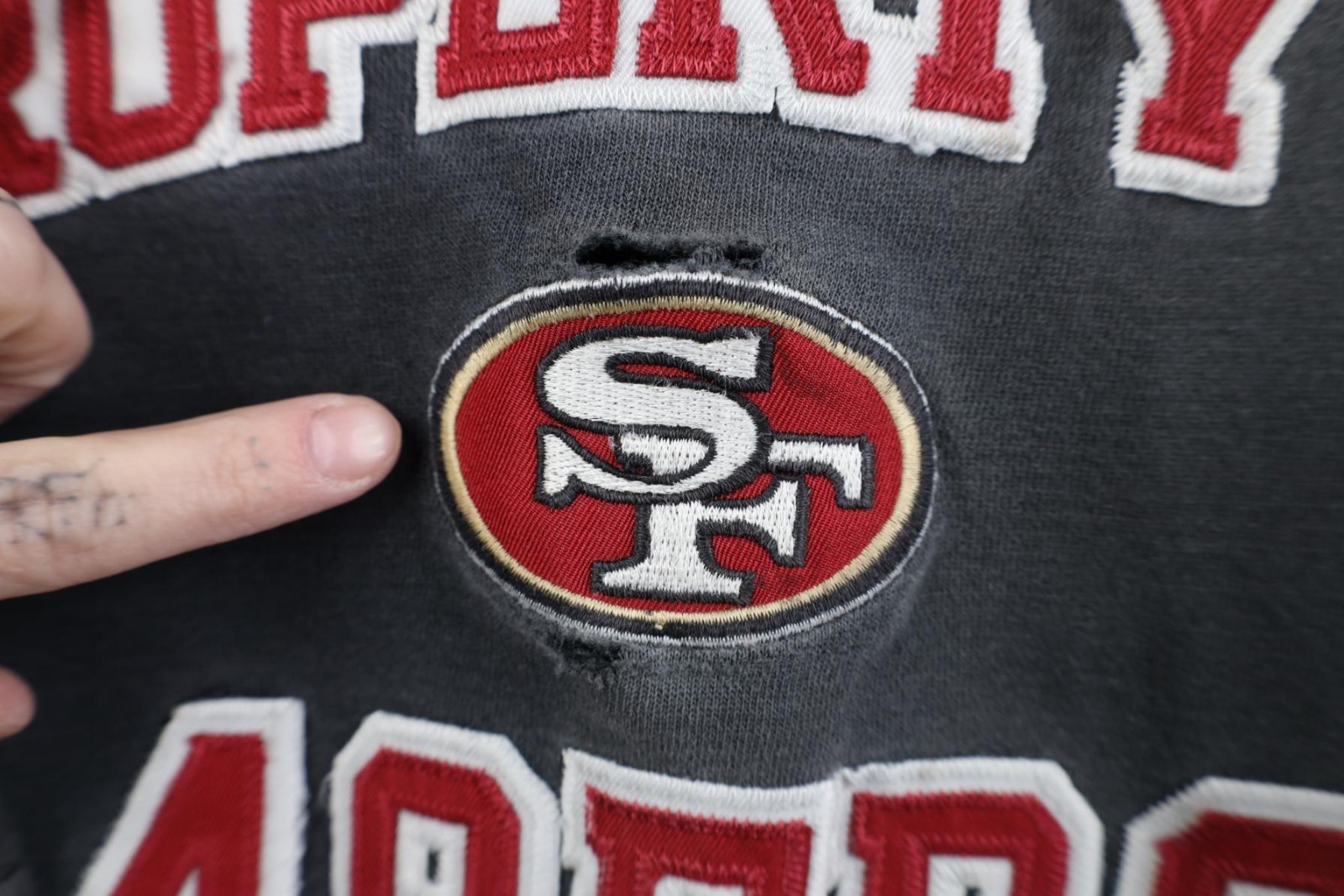 Vintage Reebok Mens XL Thrashed Sun Faded San Francisco 49ers Football Hoodie image 5