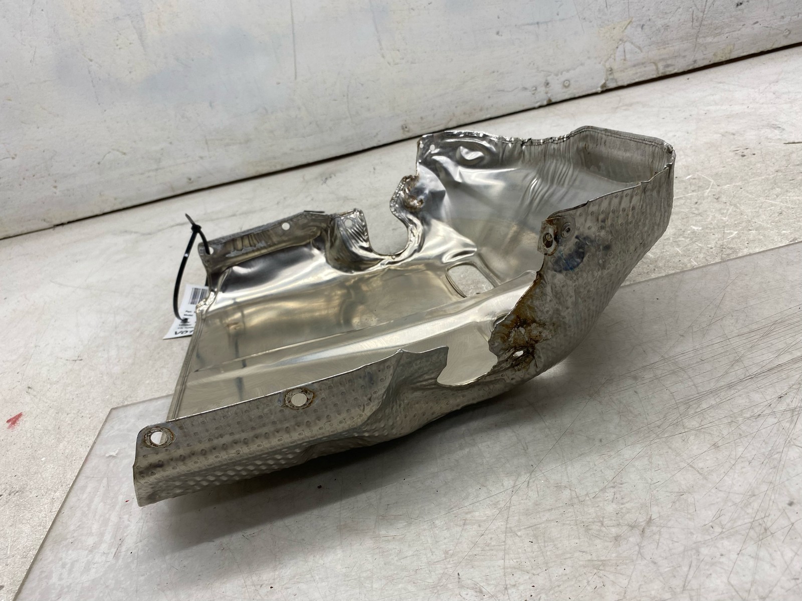 2020-2025 ASTON MARTIN DBX OEM 4.0L CATALYTIC CONVERTER HEAT SHIELD 1771500076