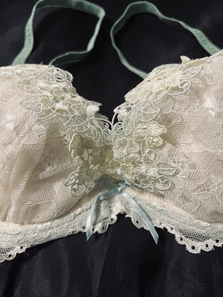 Sujetador de encaje blanco estilo japonés - Hecho en Japón, lindo y femenino Foto 2 de 4