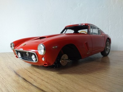 1/18 CMC Ferrari 250 GT Berlinetta Passo Corto SWB Competizione (1961)