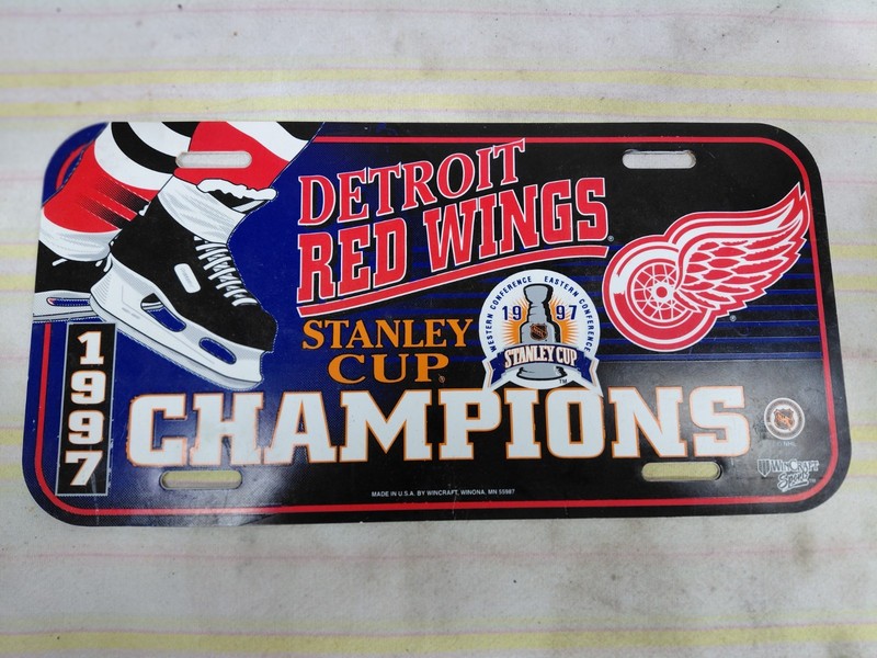 Detroit Red Wings 1997 Stanley Cup Champions Vintage Plastic Auto Tag Plate NHL
