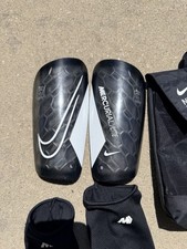 Nike Mercurial Lite Soccer Shin Guards Comple...