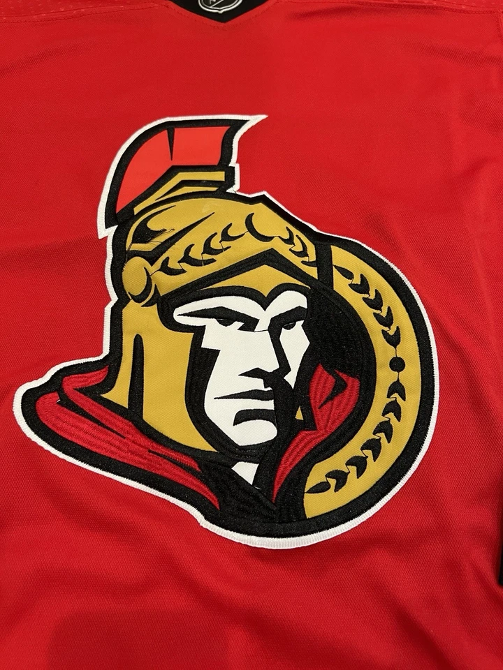 Camiseta Adidas NHL Roja y Blanca Erik Karlsson #65 Ottawa Senators Talla 50 Foto 2 de 4