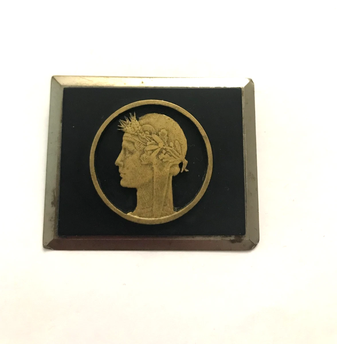 Petite Broche Art Déco En Métal Argenté – Vintage – Occasion