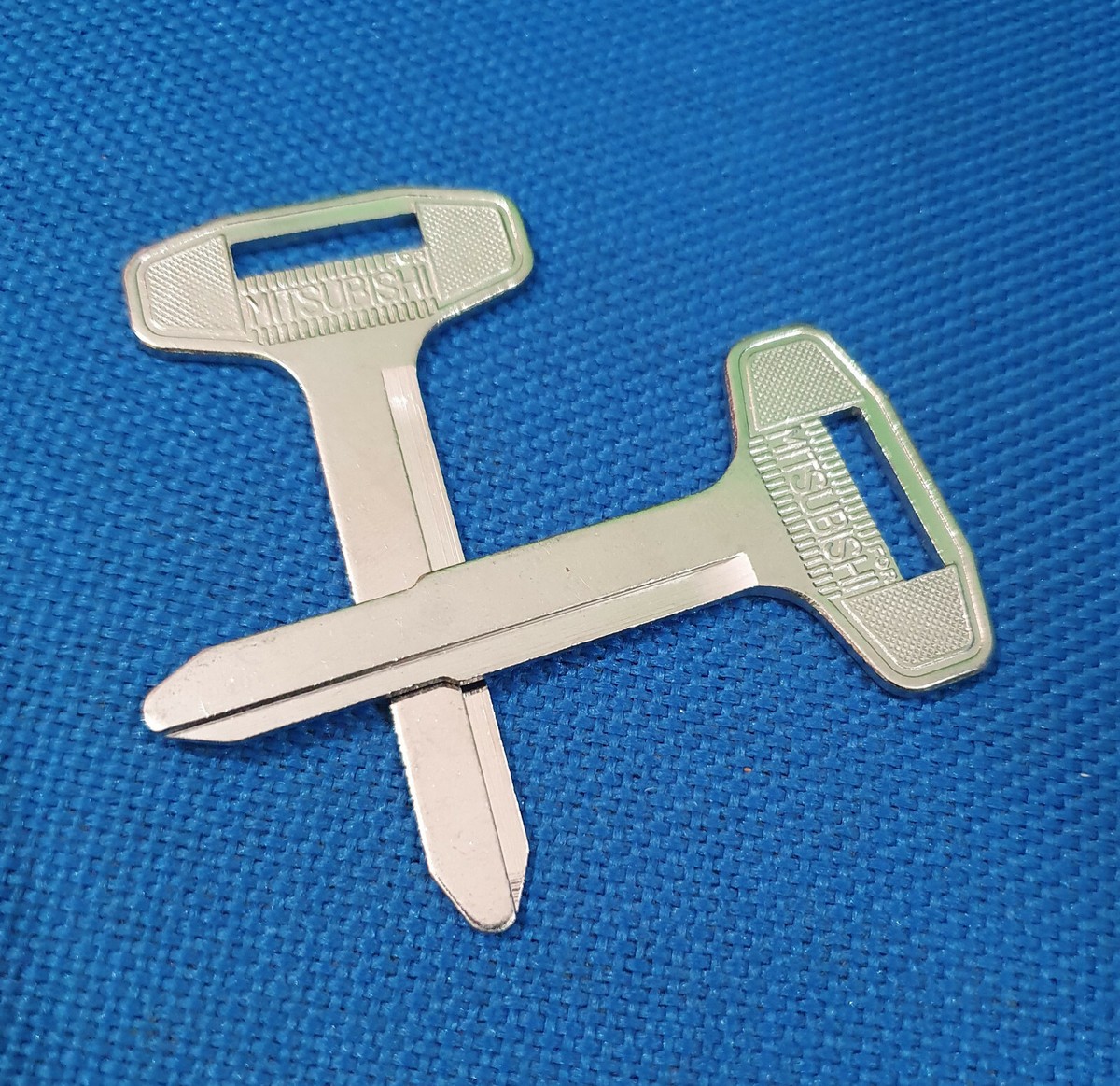 Mitsubishi Fuso Canter FE Series Key Blank Pair | Aftermarket