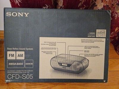 Sony CFD-S05 CD Headphone Jack CD-R Playback Radio CD-RW Cassette w/ box & cord
