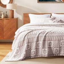 Floral Quilt Set Twin/Twin XL Size Jacquard Cotton Blend Quilt Soft and Light...