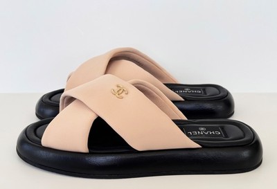 CHANEL ベージュ ブラック ミュール CHANEL LIGHT BEIGE BLACK PUFFY MULES SLIDES FLATS SANDALS 42 | eBay