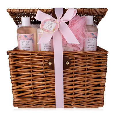 Accentra SECRET GARDEN Geschenkset   im Weidenkorb, White Tea & Apricot 1170 ml
