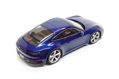 Minichamps 1:18 Porsche 911 Carrera 4S (992) in Gentian Blue