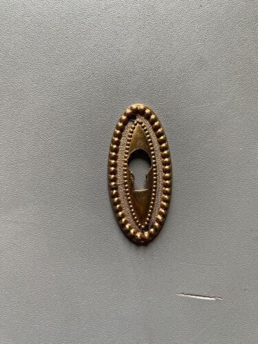 entrée de serrure ovale style L XVI bronze doré perlé ameublement meuble ancien - Photo 1/6
