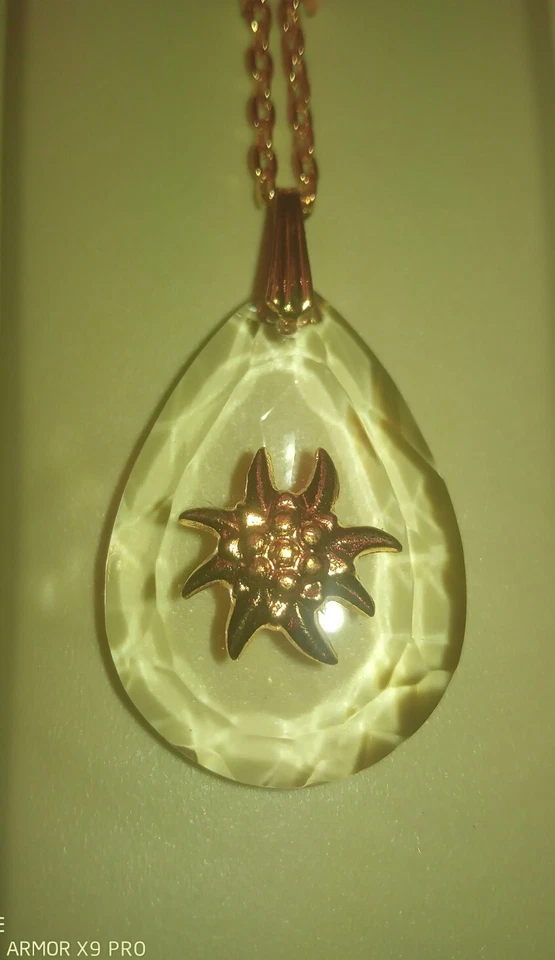 COLLANA CON CIONDOLO A GOCCIA IM. CRISTALLO DI ROCCA STELLA ALPINA TRASPARENTE - Immagine 2 di 4