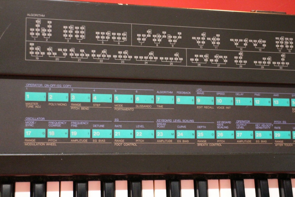 USED Yamaha DX 7 Synthesizer Keyboard DX7 Worldwide shipment USED Yamaha DX 7 Synthesizer Keyboard DX7 Worldwide shipment