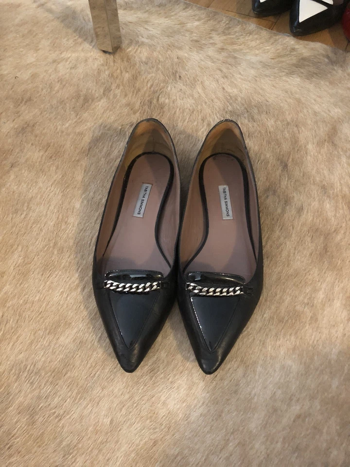 Tabitha Simmons planos con cadena  Foto 2 de 4