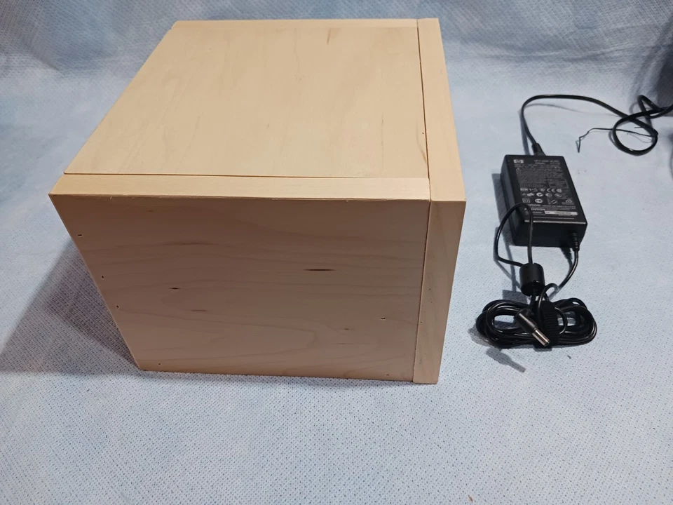 Computer in Wood Box Windows 10 with WiFi - Image 4 of 4