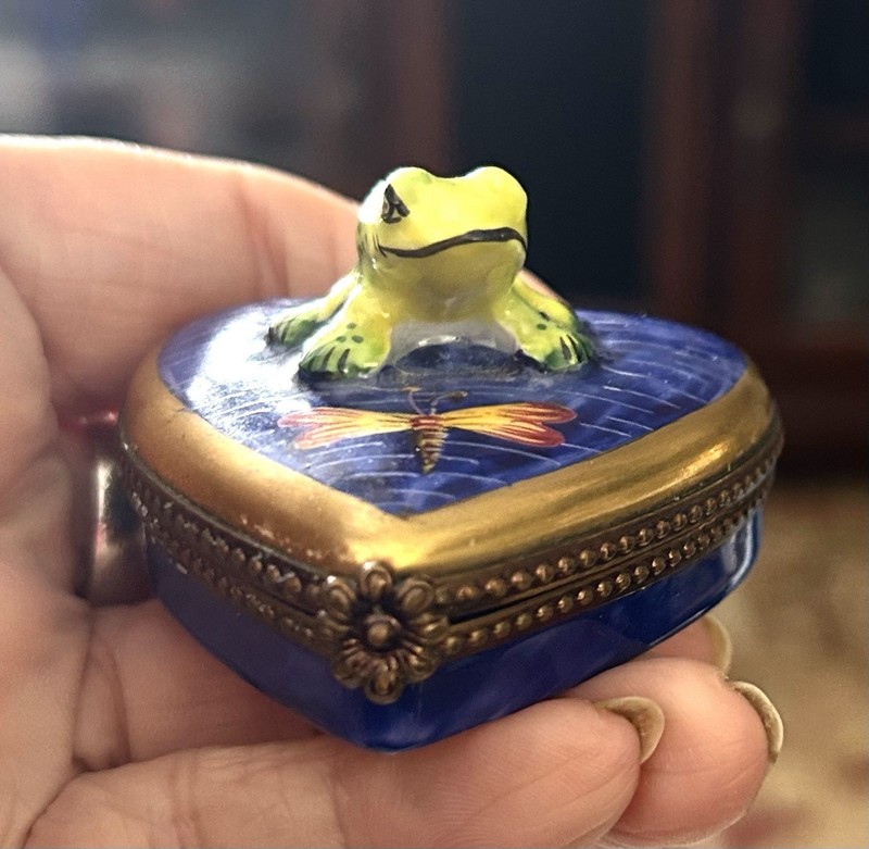 Limoges Mark Déposée Peint Main Heart Shaped Trinket Box Figural Frog  Rochard